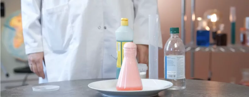 Vulkan i en flaska - experiment för barn